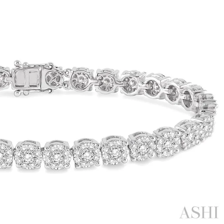 5 Ctw Round Cut Diamond Lovebright Tennis Bracelet in 14K White Gold