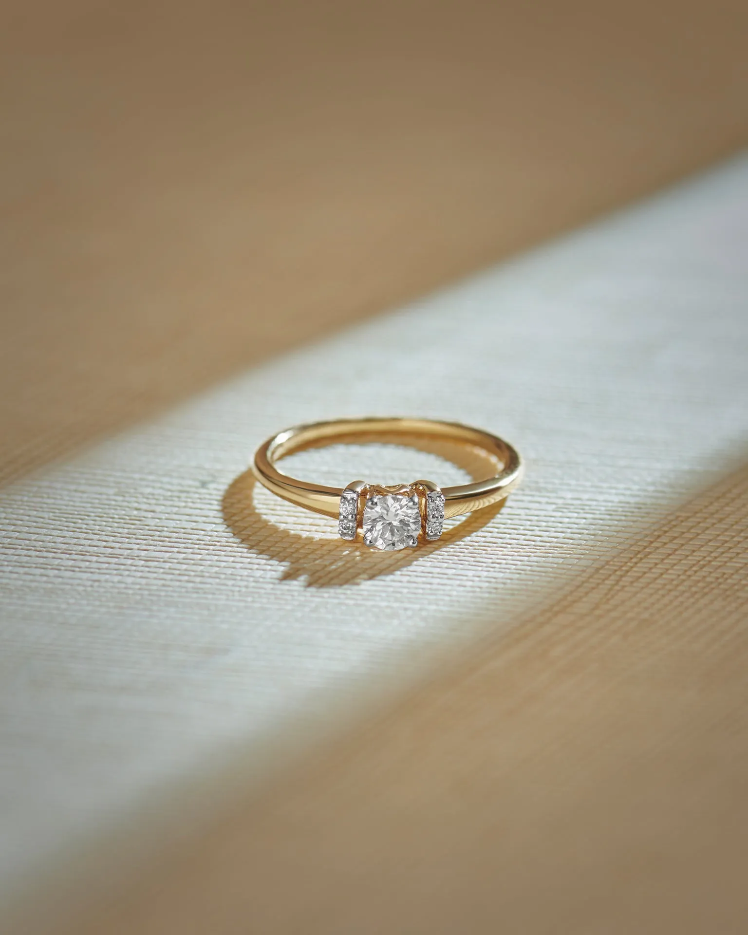 Bar Solitaire Ring