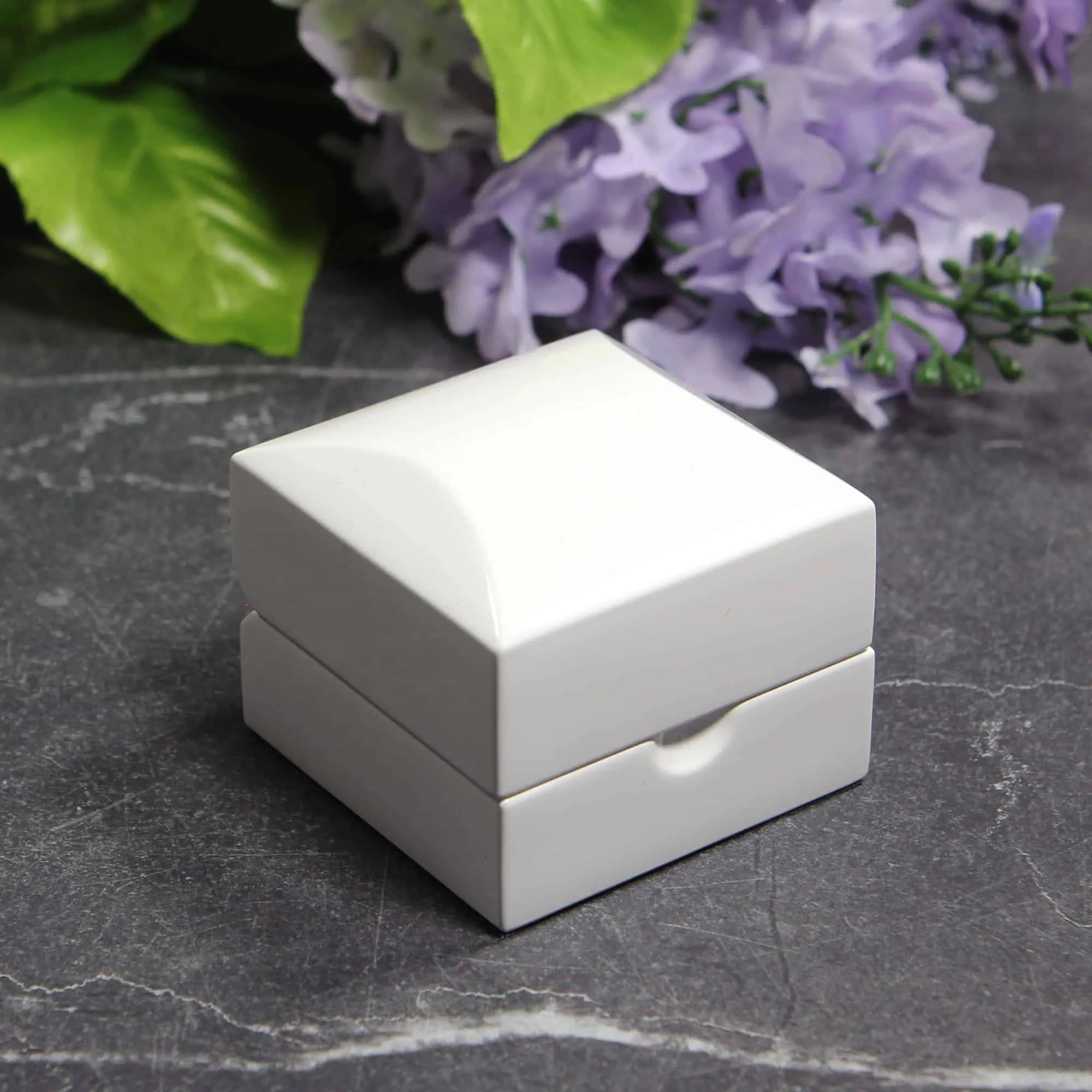 Glossy White Modern Ring Box Single