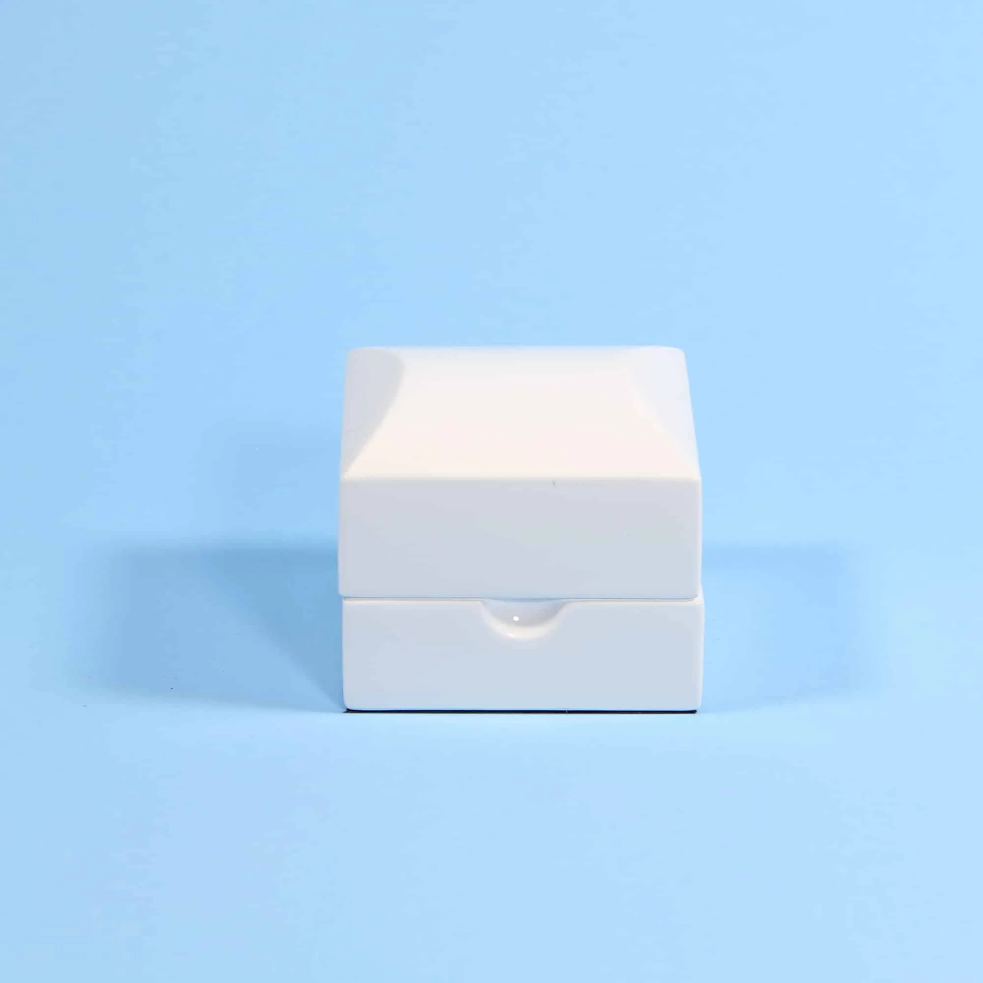 Glossy White Modern Ring Box Single