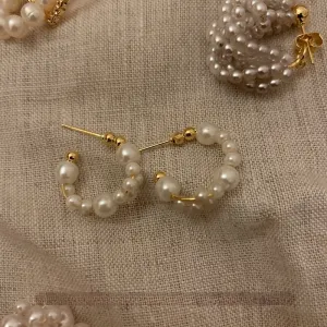 Gold and Pearl Beaded Hoop Earrings  jlt11767