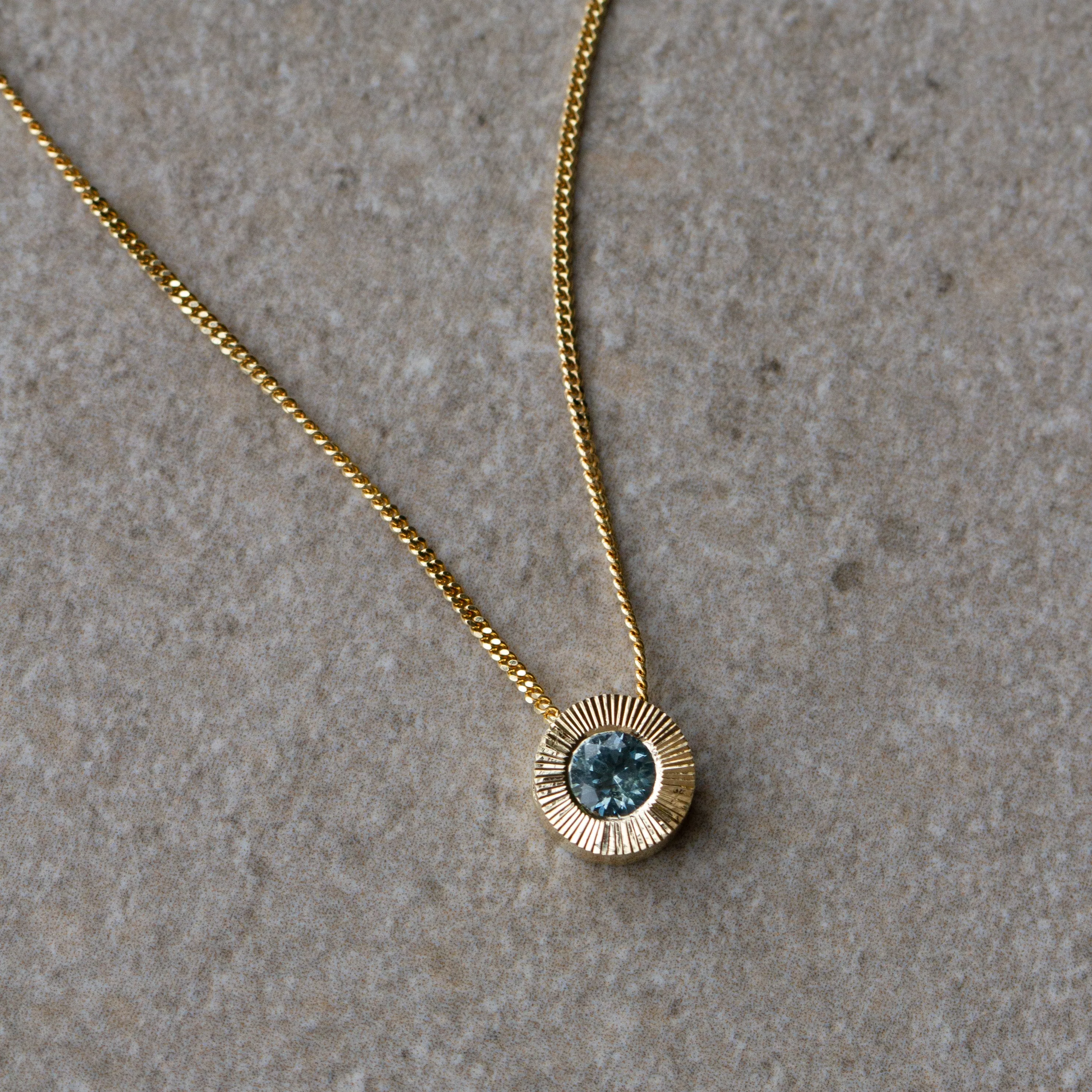 Light Green Montana Sapphire Medium Aurora Necklace in Yellow Gold