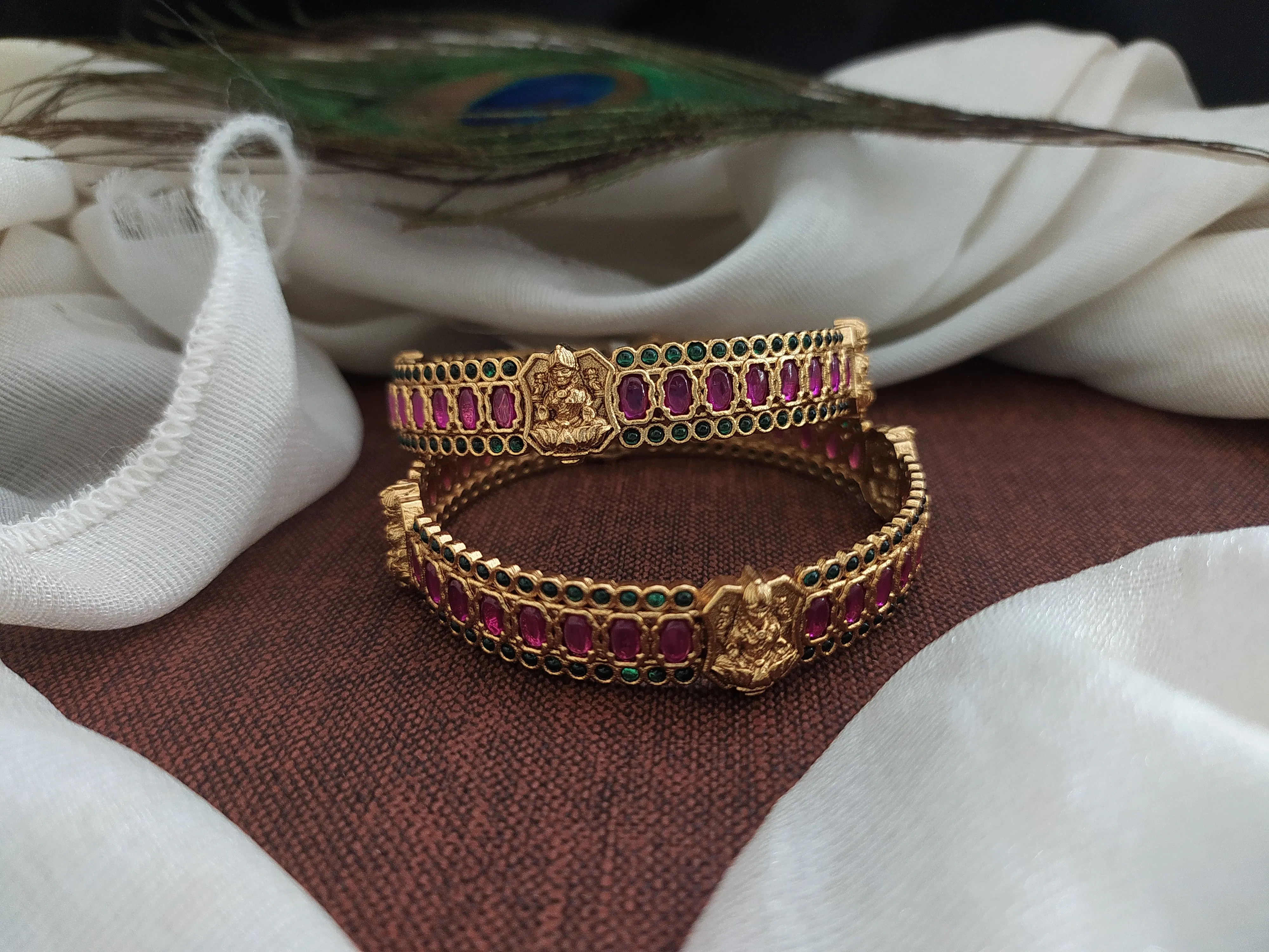 Lord Lakshmi Design Kemp Stone Antique Bangles