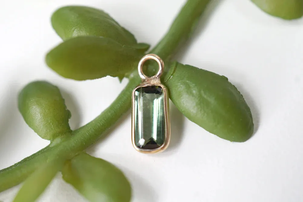 MODERN MOOD EMERALD CUT FACETED GEMSTONE BEZEL CHARM