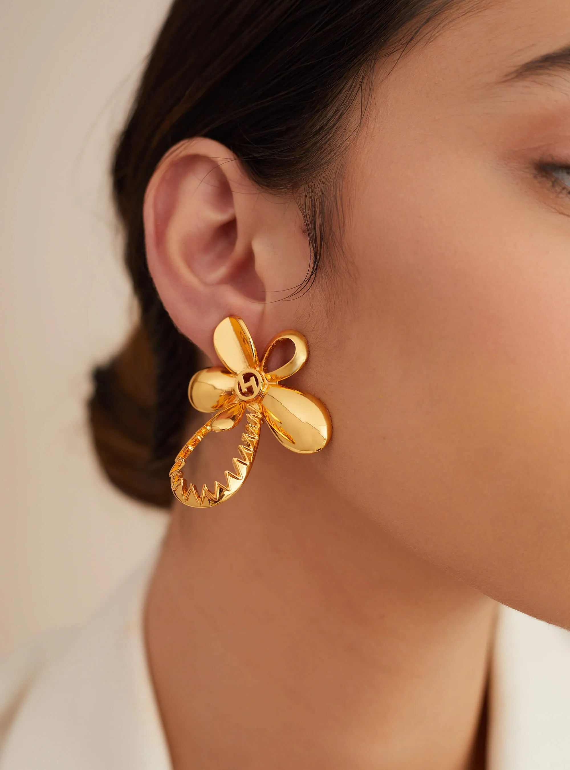 OH Poppi Tuberose Stud Earrings