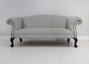 ROCKINGHAM CHIPPENDALE SOFA : JANE CHURCHILL FABRIC