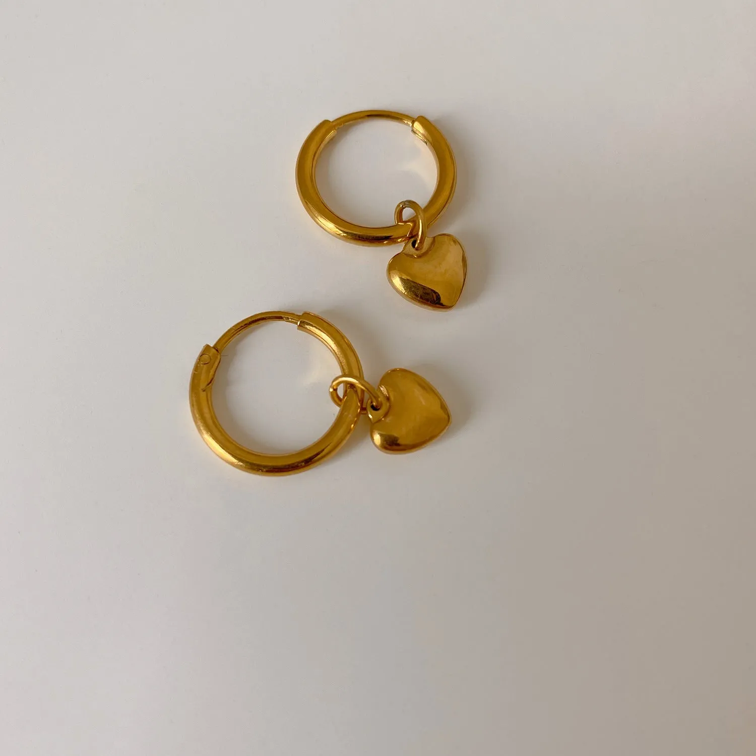 Tiny Heart Gold Hoop Earrings jlt12758