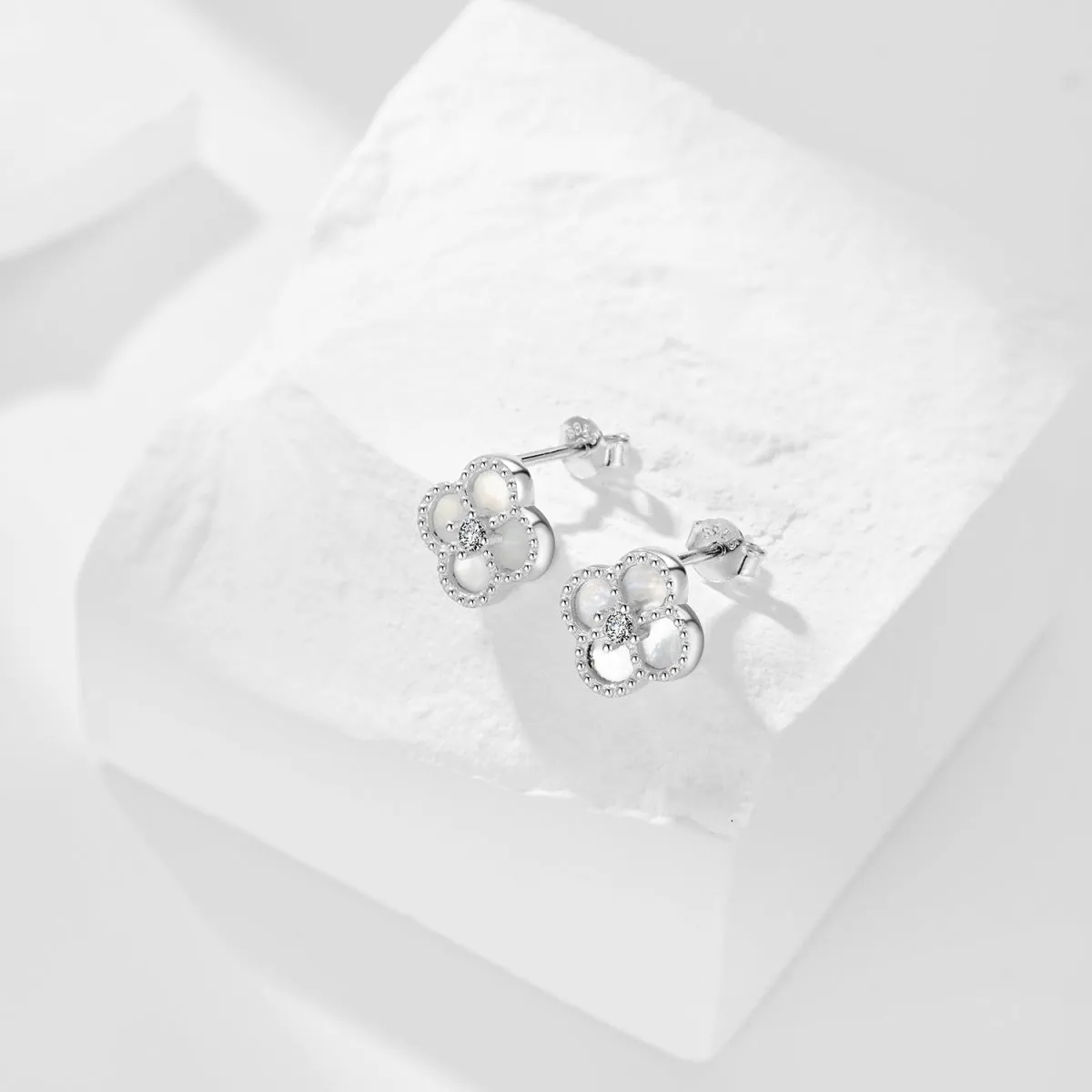 White Shell Clover Stud Earrings